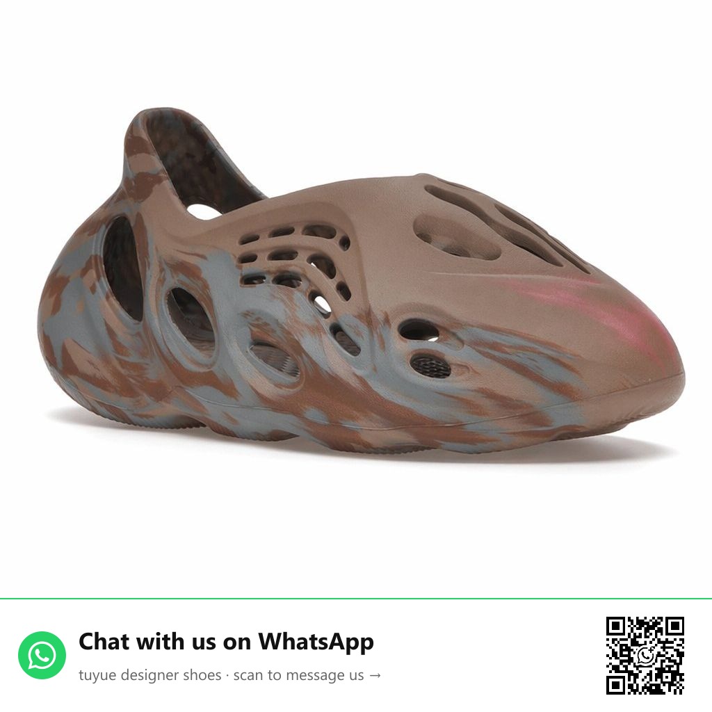 Sculpted Foam Clog Runner · Marbled Sand Grey