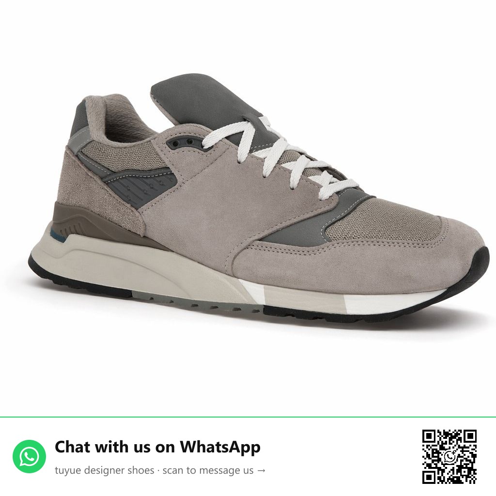 Retro Suede Runner · Grey/Silver