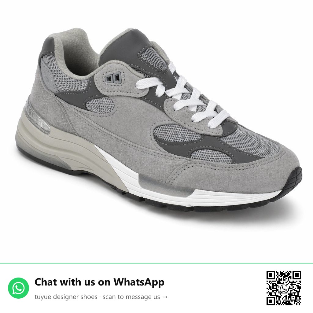 Retro Suede Runner · Grey/Metallic Silver