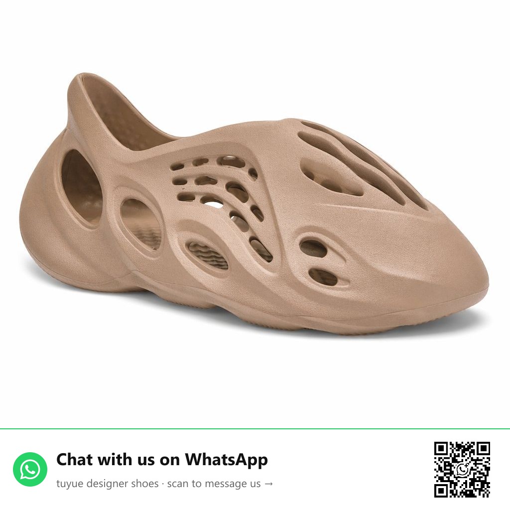 Sculpted Foam Clog Runner · Ochre